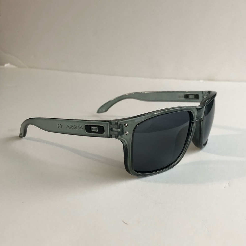 OO9102 Oakley Holbrook Smoke Gray Frame - Picture 4 of 9